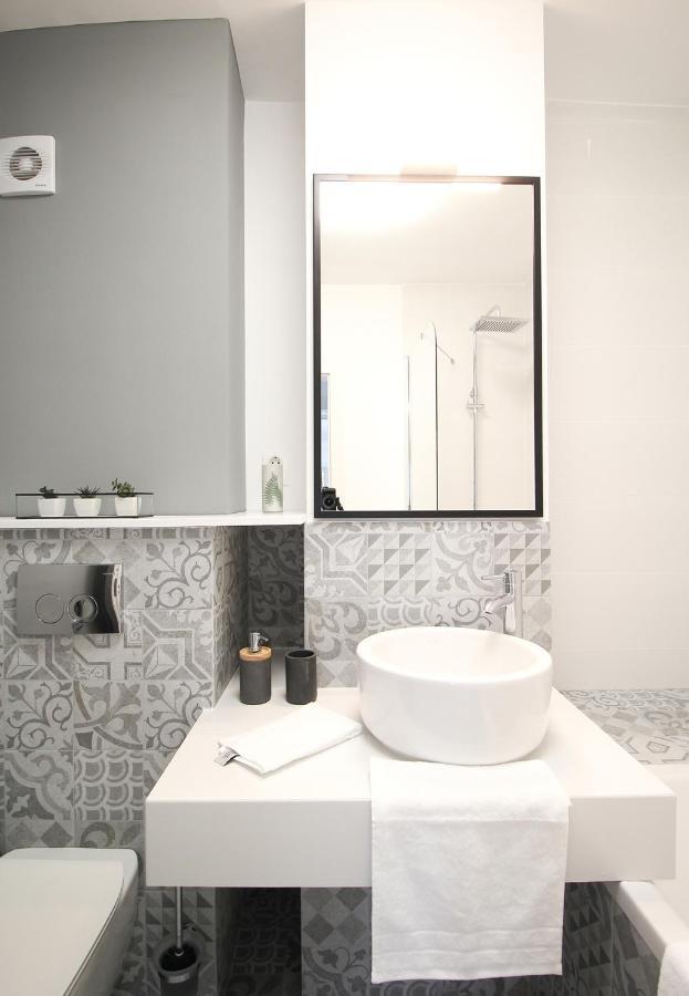 Daniel Luxury Apartment คลูจ-นาโปกา ภายนอก รูปภาพ
